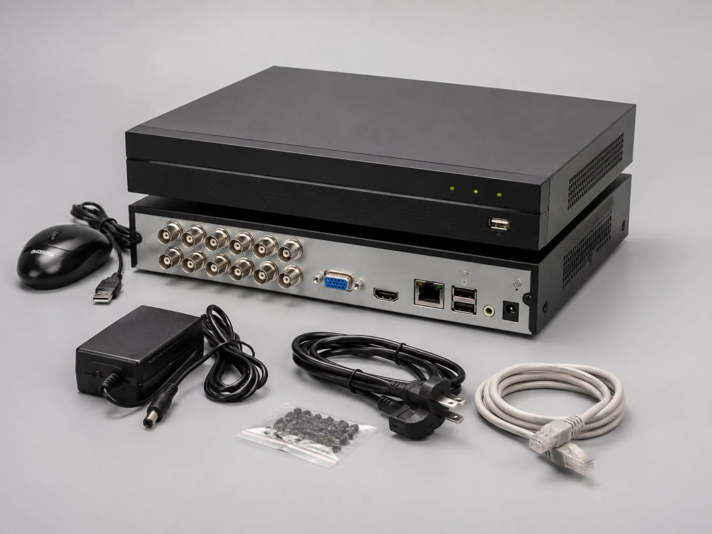 8-Channel 5MP Hybrid XVR / DVR