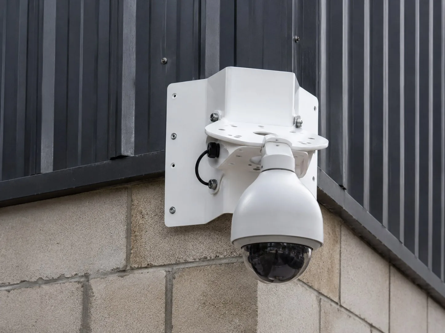 Heavy-Duty External Corner Mount Bracket - Professional Installation